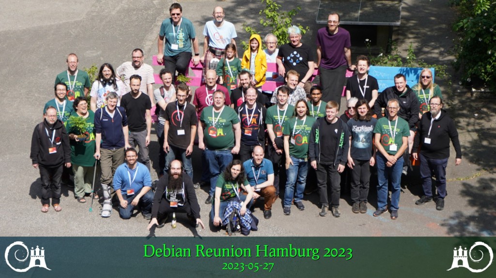 Gruppfoto av Debian Runion Hamburg 2023